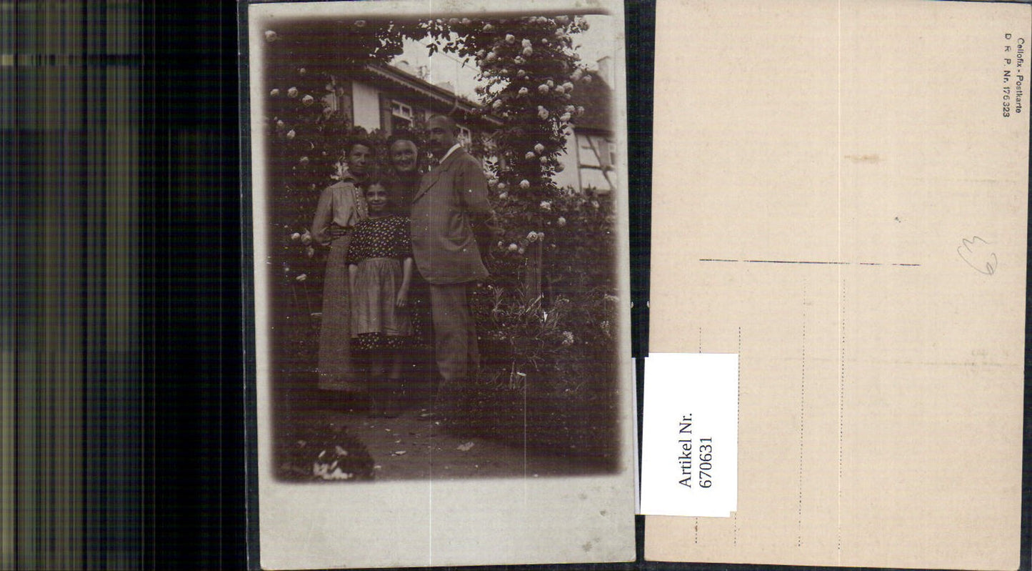 670631,Foto Ak Familie unter Rosenbogen Gruppenbild Anzug Kleider Rosen