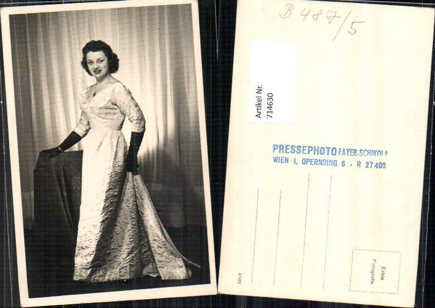 714630 Pressefoto Fayer Schikola Wien Kleid Frau