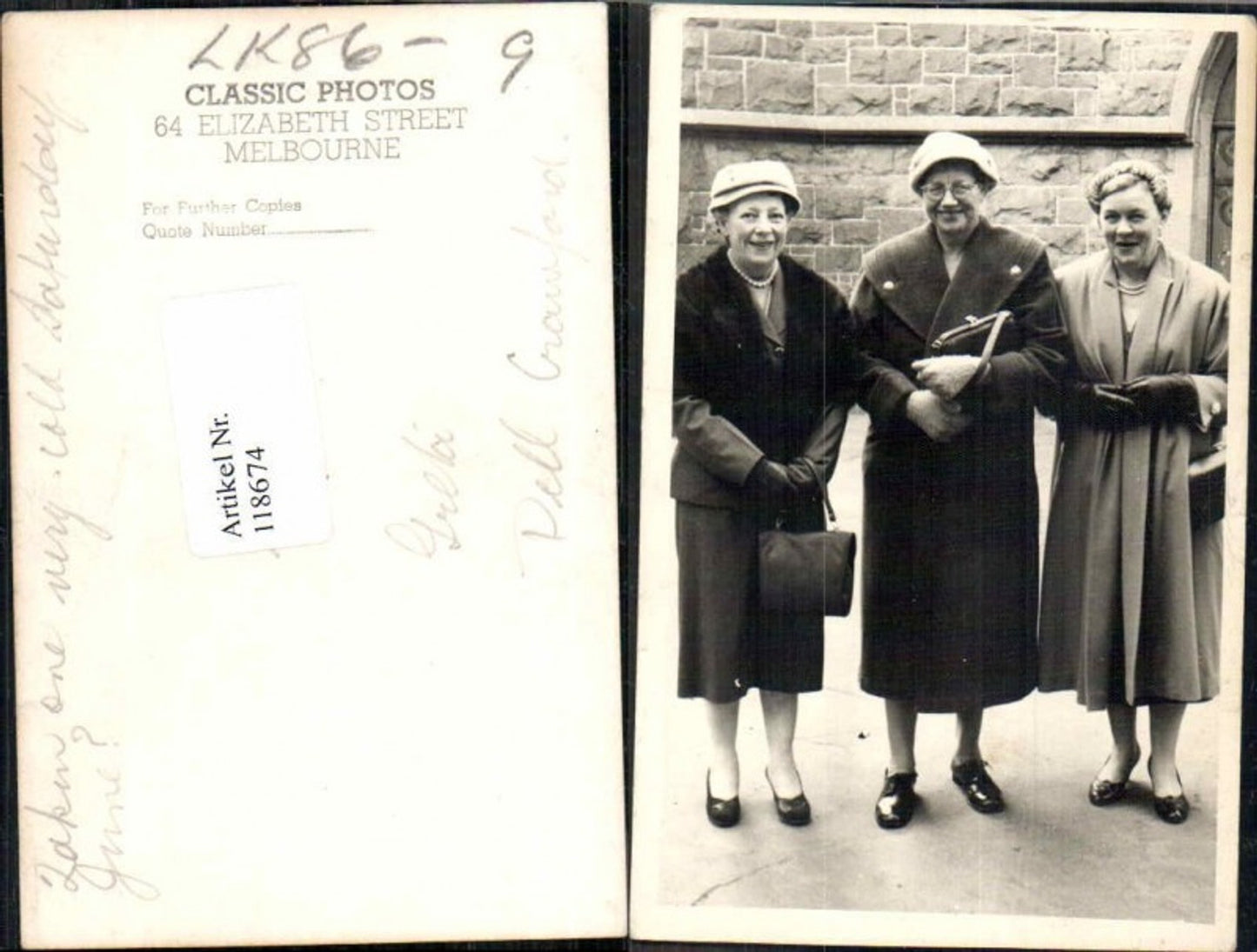 118674,Frauen m. Hut und Handtasche Mantel Mode 1930 er