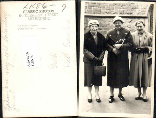 118674,Frauen m. Hut und Handtasche Mantel Mode 1930 er