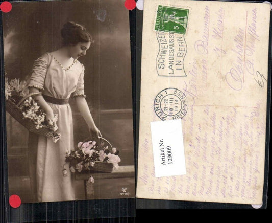 129009,Schöne Frau m. Blumen Korb Kleid Mode