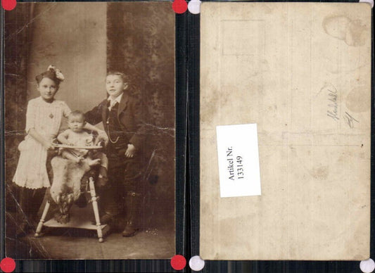 133149,Kinder m. baby im Babystuhl Hochstuhl