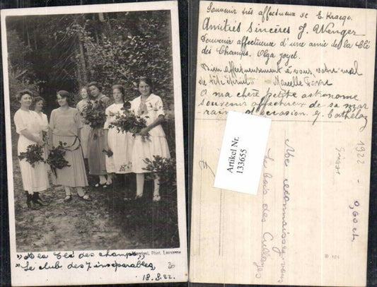 133655,seltene FotoAK Mädchen Kleider Blumen in Cle des Champs Rouvres Auvergne Puy-de-Dome