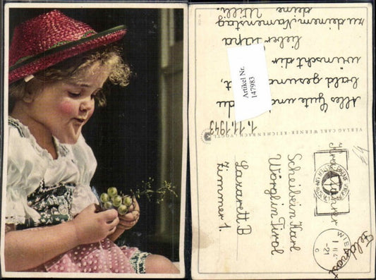 147983,Kind m. Hut Mädchen Trauben Weintrauben