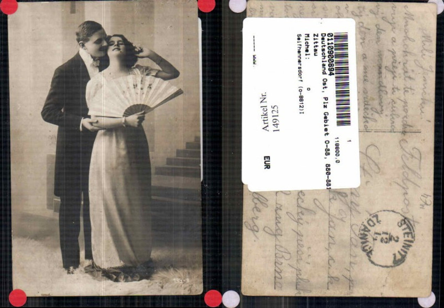 149125,Schöne Frau m. Fächer Mann Kleid