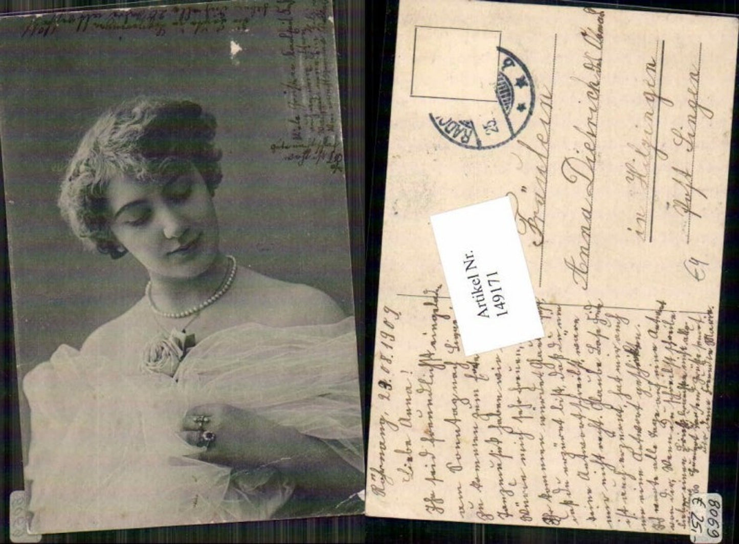 149171,Schöne Frau Perlenkette Rose
