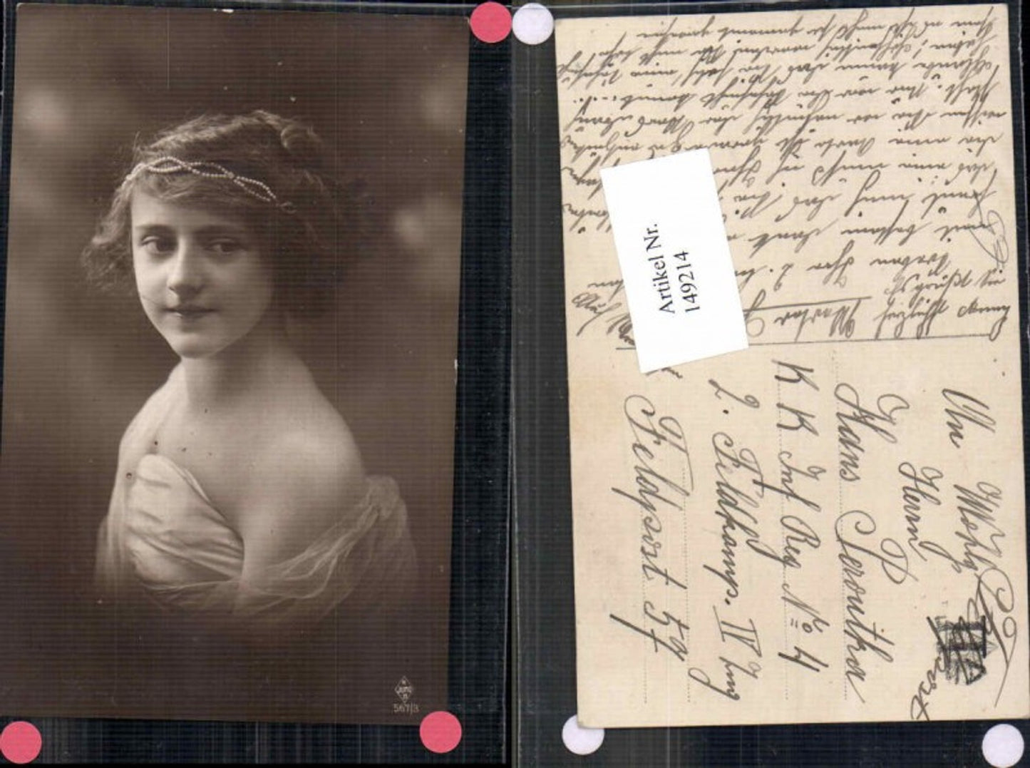 149214,Schöne Frau Frisur Perlenkette im Haar