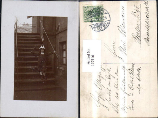 157416,Dresden Foto Ak Mädchen i. Fasching Kostüm a. Stiege