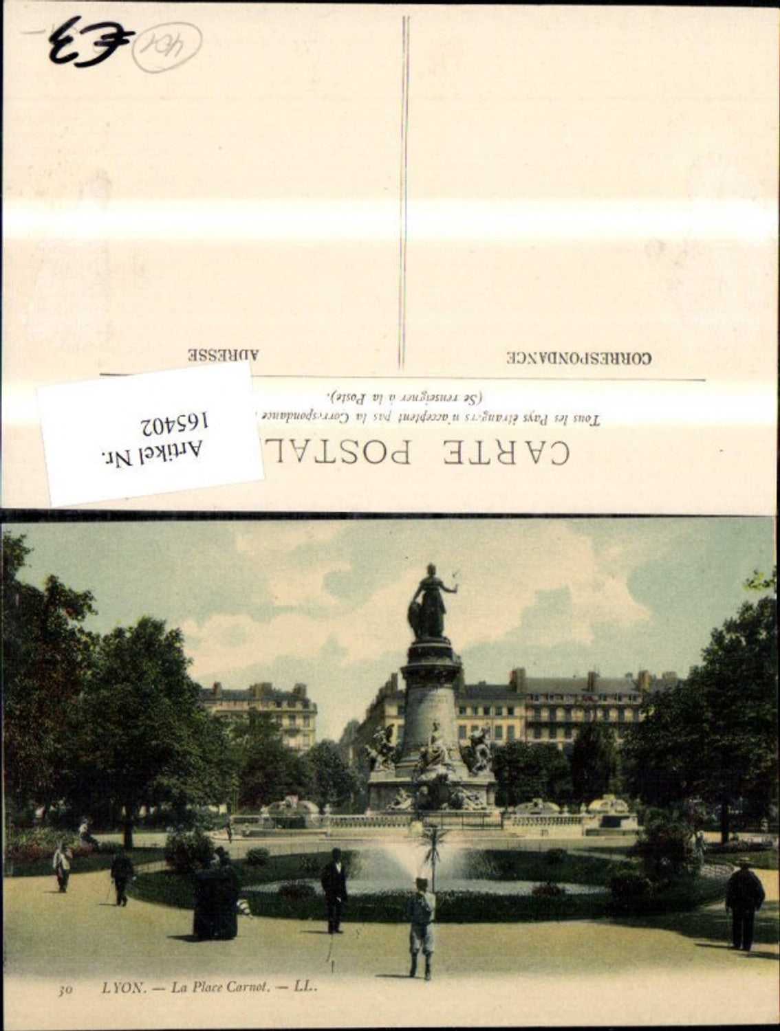 165402,Lyon La Place Carnot m. Personen Brunnen
