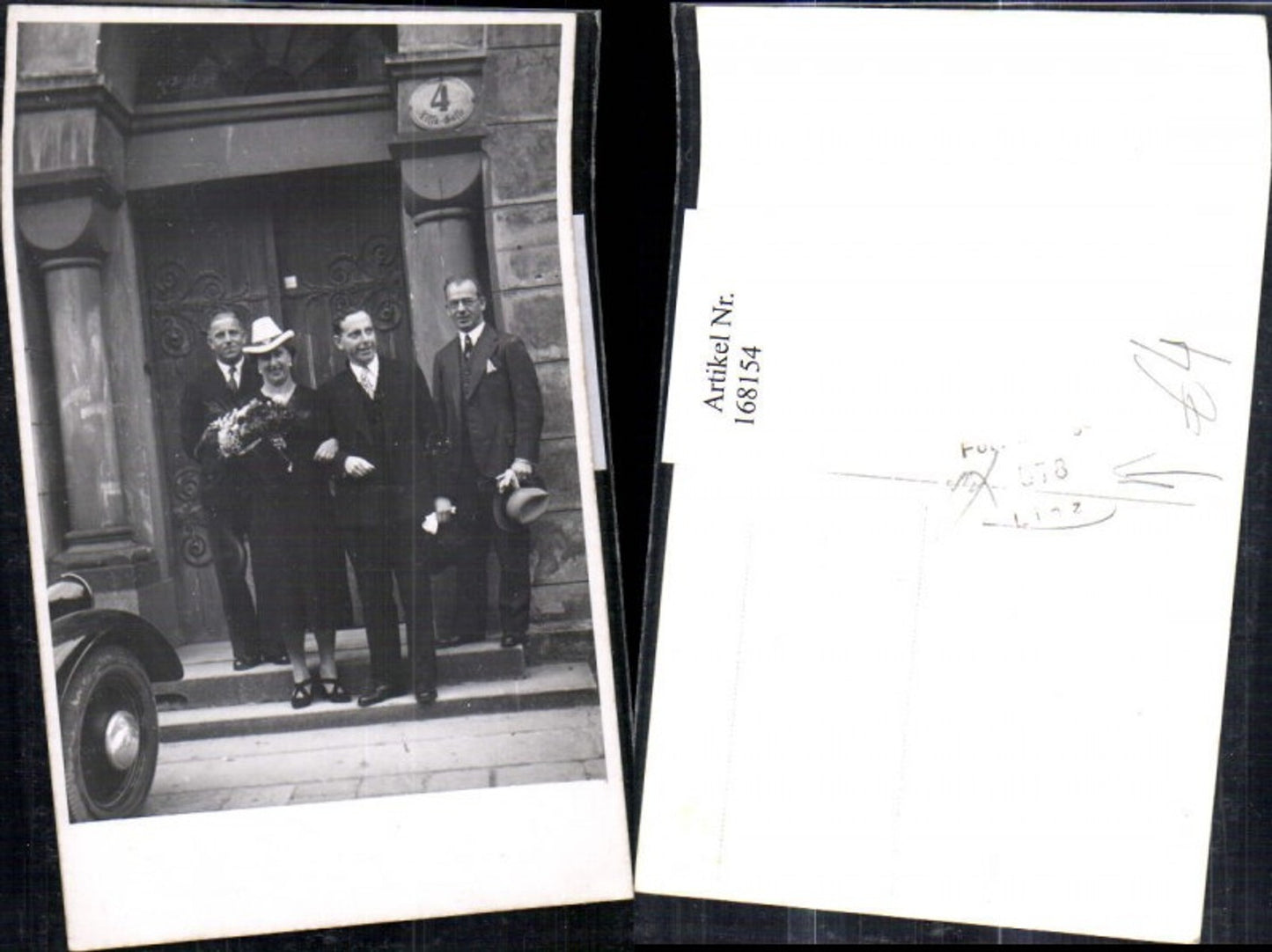 168154,Linz Foto AK Lessergasse 4 Frau m. Hut Leute v. d. Eingang