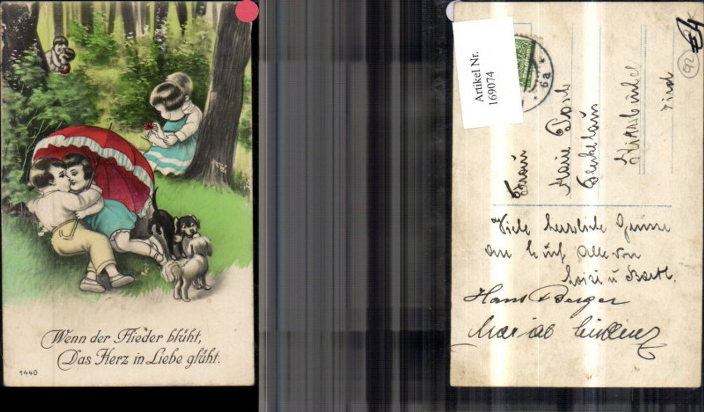169074,Wenn d. Flieder blüht das Herz i. Liebe glüht Kinder Hunde küssen sicht i. Wald Regenschirm