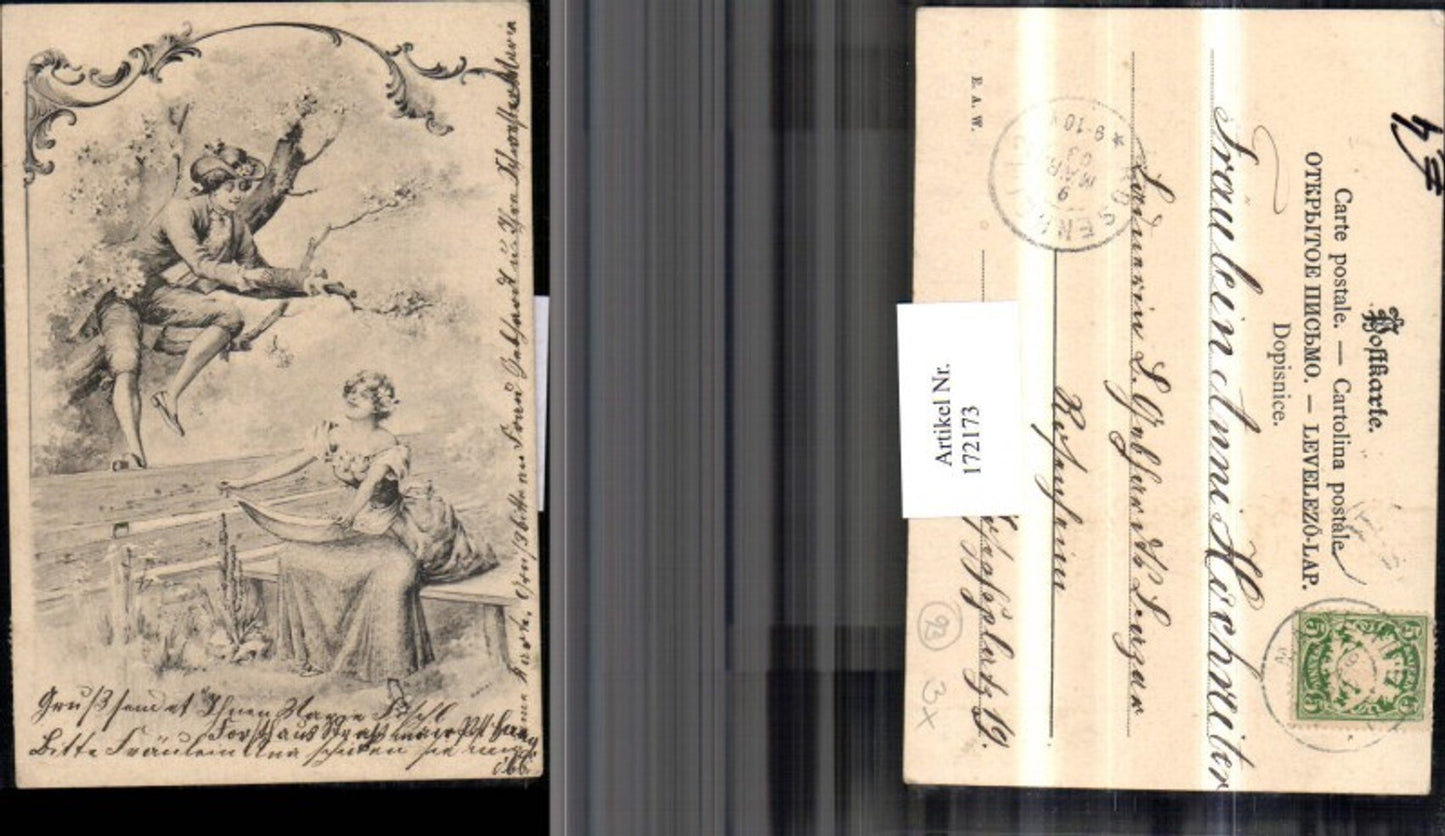 172173,Frau mit Kleid Sitzbank Mann sitzt im Baum