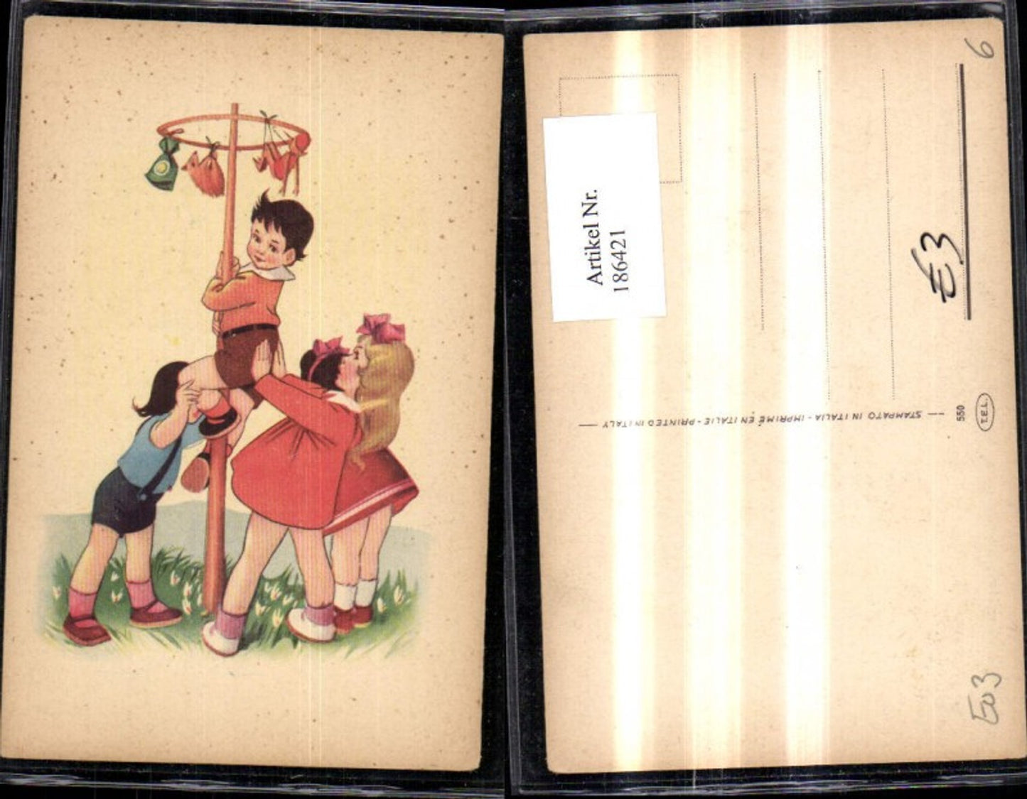 186421,Kind Kinder m. Holztab u. Spielzeug