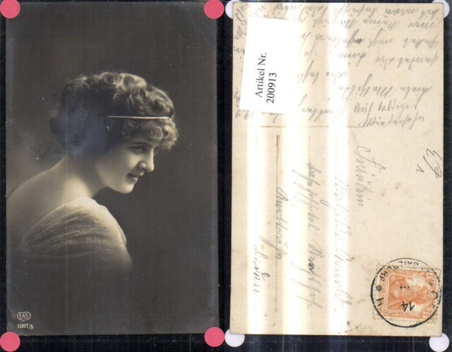 200913,Frau m. Haarband Schmuck i. Haar pub EAS 10987/5