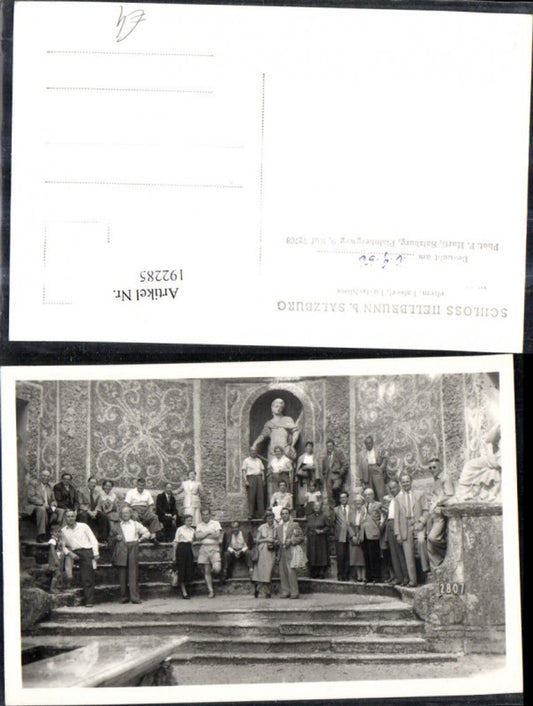 192285,Salzburg Hellbrunn Lustschloss Wasserspiele Foto Ak m. Personen Besucher 10.09.1956