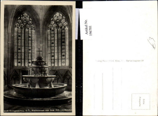 196701,Heiligenkreuz Sitft Innenansicht Bleibrunnen a. d. 13 Jahrhundert Brunnen
