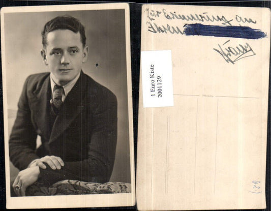 2001129,Mann im Anzug Krawatte Ring Portrait