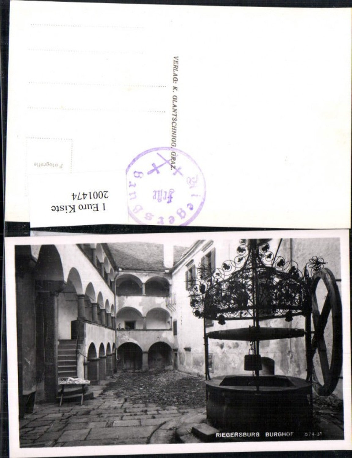 2001474,Riegersburg Burghof Burg Arkaden Brunnen