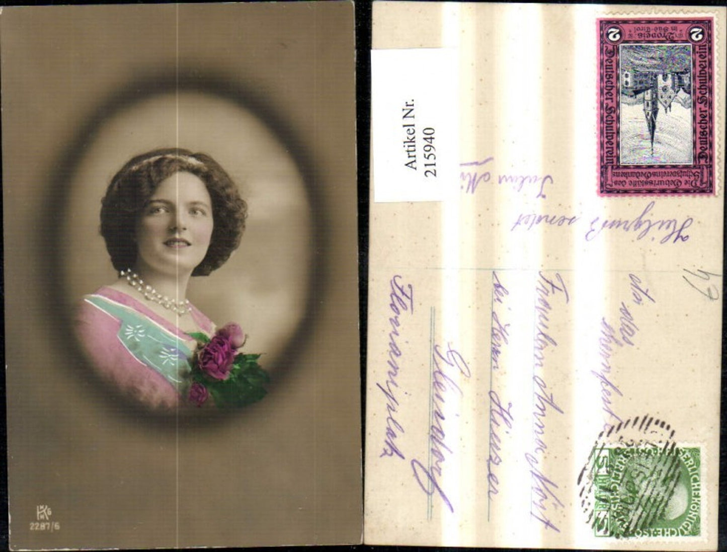 215940,Frau Portrait Perlenkette Perlen Kette Schmuck Rosen a. Kleid