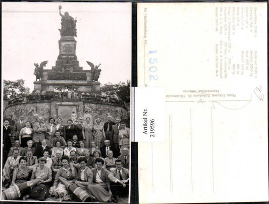 219596,Rüdesheim a. Rhein Nationaldenkmal auf d. Niederwald Leute Gruppenfoto Weinflasche