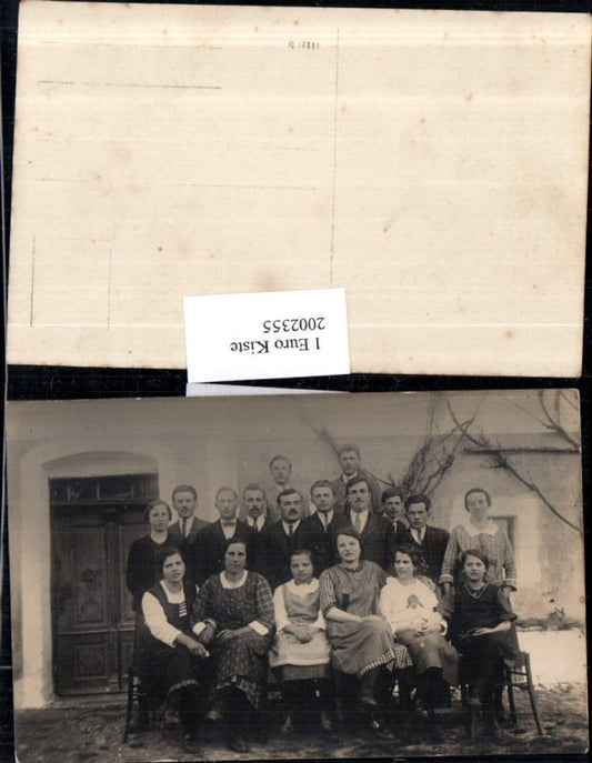 2002355,Foto AK Männer im Anzug Frauen m. Kinder Gruppenfoto