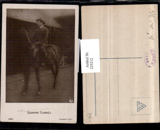 225212,Schauspieler Gunnar Tolnaes m. Pferd