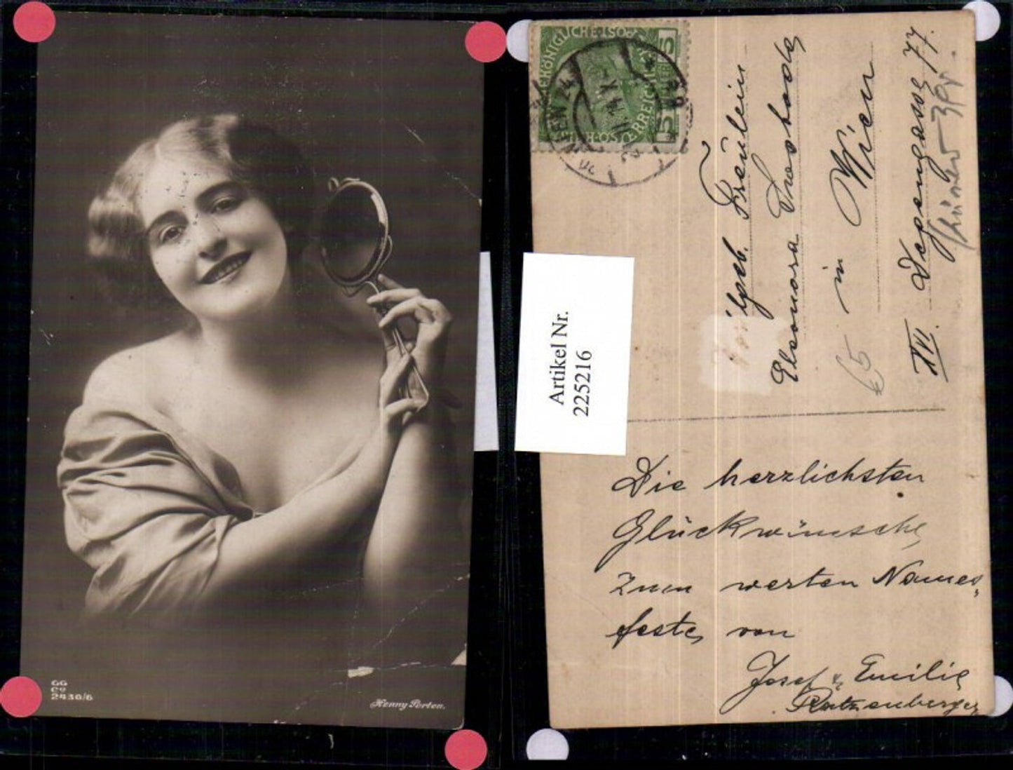 225216,Schauspielerin Henny Porten m. Spiegel Portrait