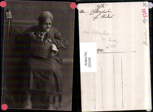 225242,Wien Hofburgtheater 1912 Schauspieler Frau Sanders m. Korb