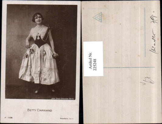 225248,Schauspielerin Betty Darmand im Kleid pub Photochemie Berlin 1526