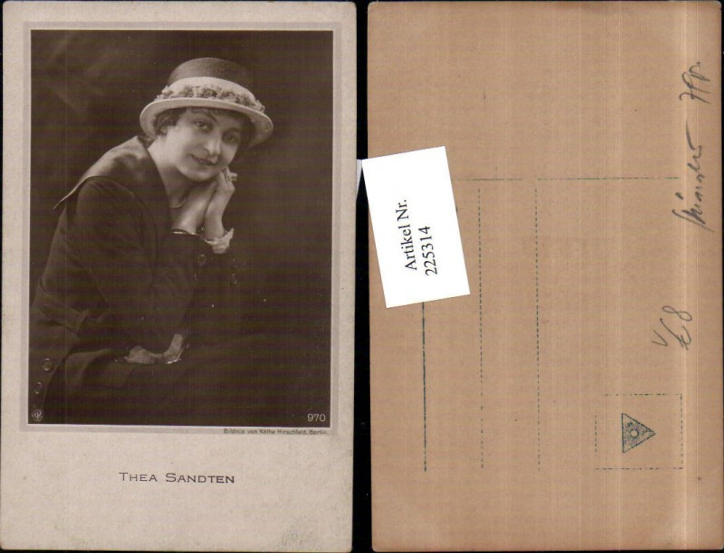 225314,Schauspielerin Thea Sandten Portrait m. Hut pub NPG 970