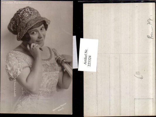 225324,Schauspielerin Louise Kartousch Portrait m. Haube