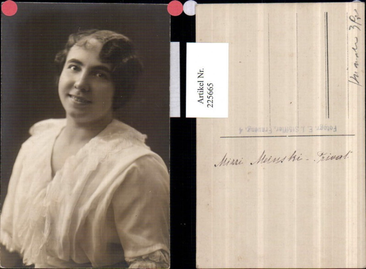 225665,Mizzi Meinski Portrait Privat