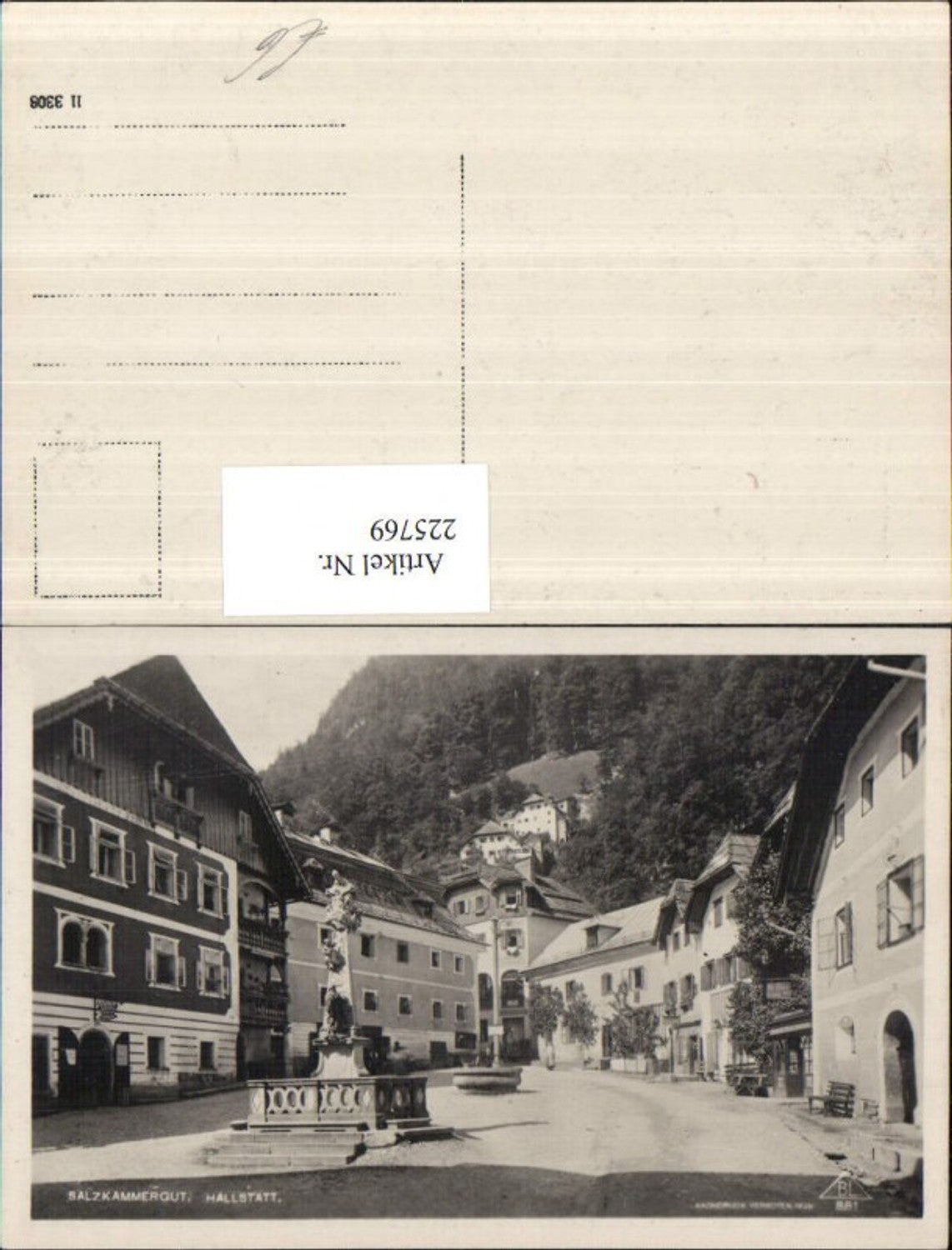 225769,Salzkammergut Hallstatt Hauptplatz Brunnen