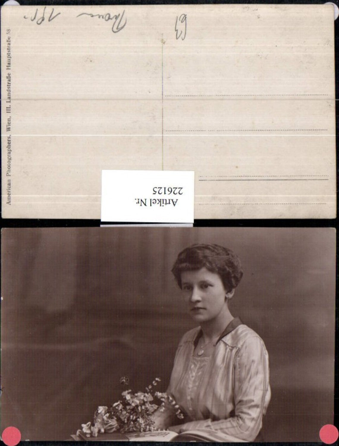 226125,Frau Mädchen Portrait m. Kette Blumen
