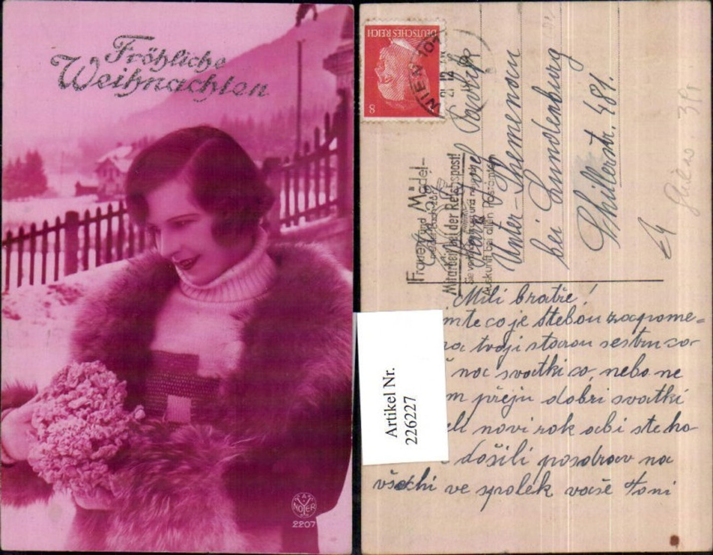 226227,Weihnachten Frau m. Pelzmantel Blumen Portrait