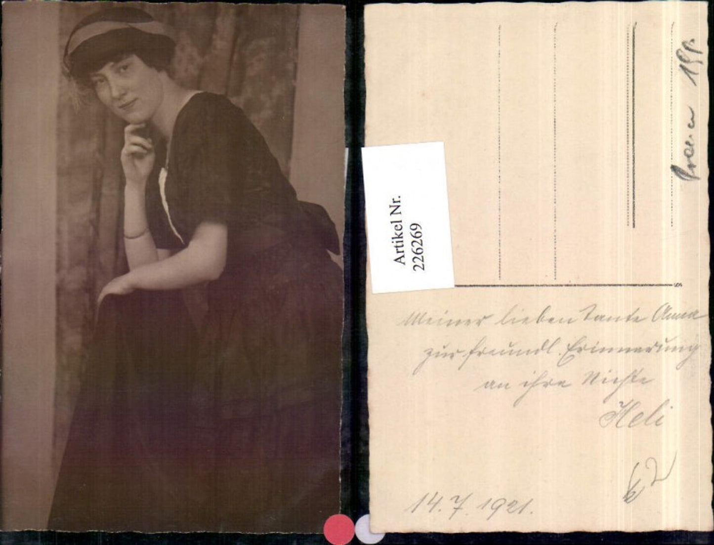 226269,Frau m. Haube Kleid Portrait 1921