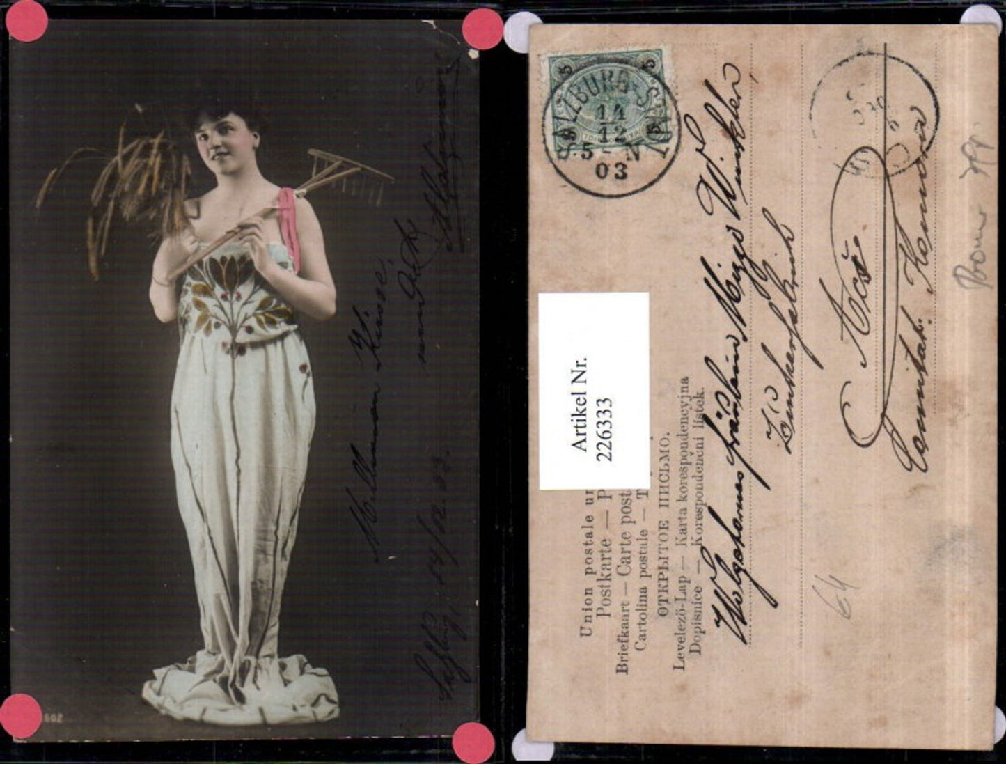 226333,Frau m. Kleid Rechen Getreide Portrait
