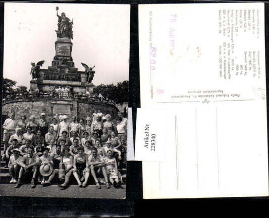 228340,Nationaldenkmal Niederwalddenkmal Denkmal b. Rüdesheim a. Rhein Personen Gruppenfoto
