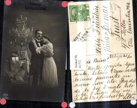 61772, Christmas couple embracing Christmas tree Christmas tree Vesele bozicne praznikel