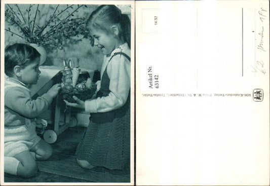 63142,SOS Kinderdorf 14/57 Kinder m. Osternest Vase m. Palmkätzchen