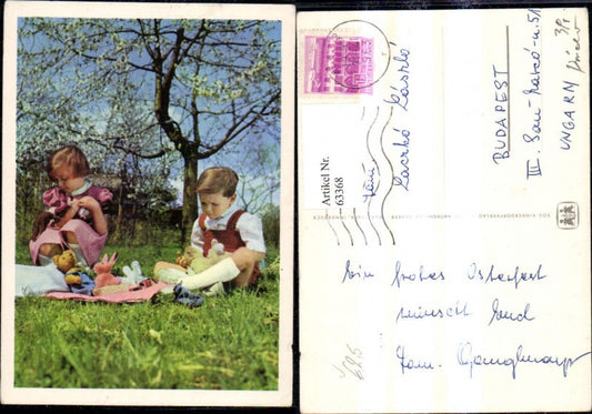 63368,SOS Kinderdorf 20/63 Kinder m. Spielzeug Teddy Plüschhasen Puppe a. Wiese Baum