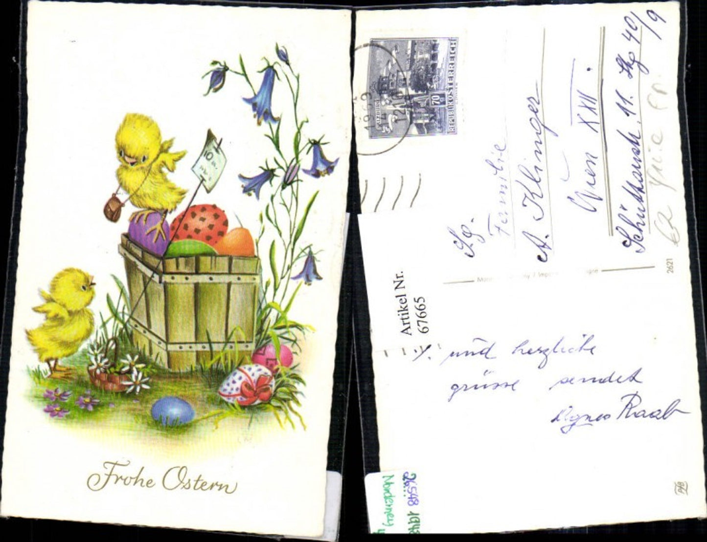 67665,Künstler Ak Ostern Küken Holzkiste Ostereier Eier Blume Glockenblume