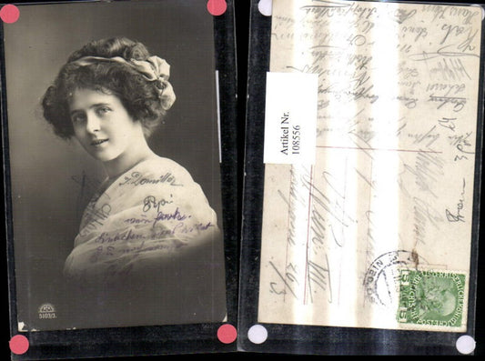 108556,Frau Portrait Haarband