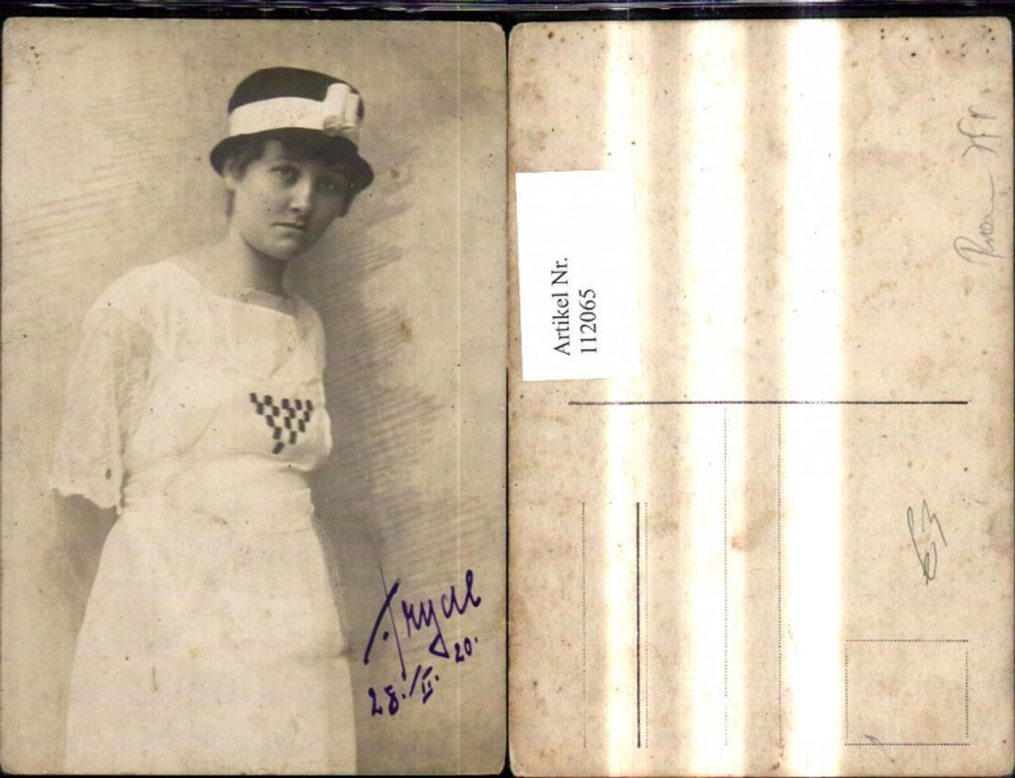112065,Foto Ak Frau m. Hut 1920