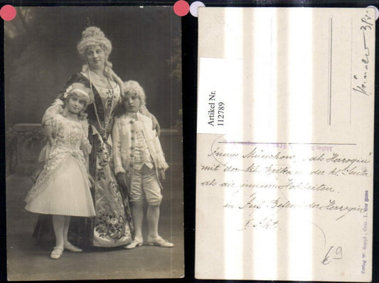 112789,Foto Ak Schauspielerin Mizzi Meinski m. Kinder i.  Auf Befehl d. Herzogin Graz