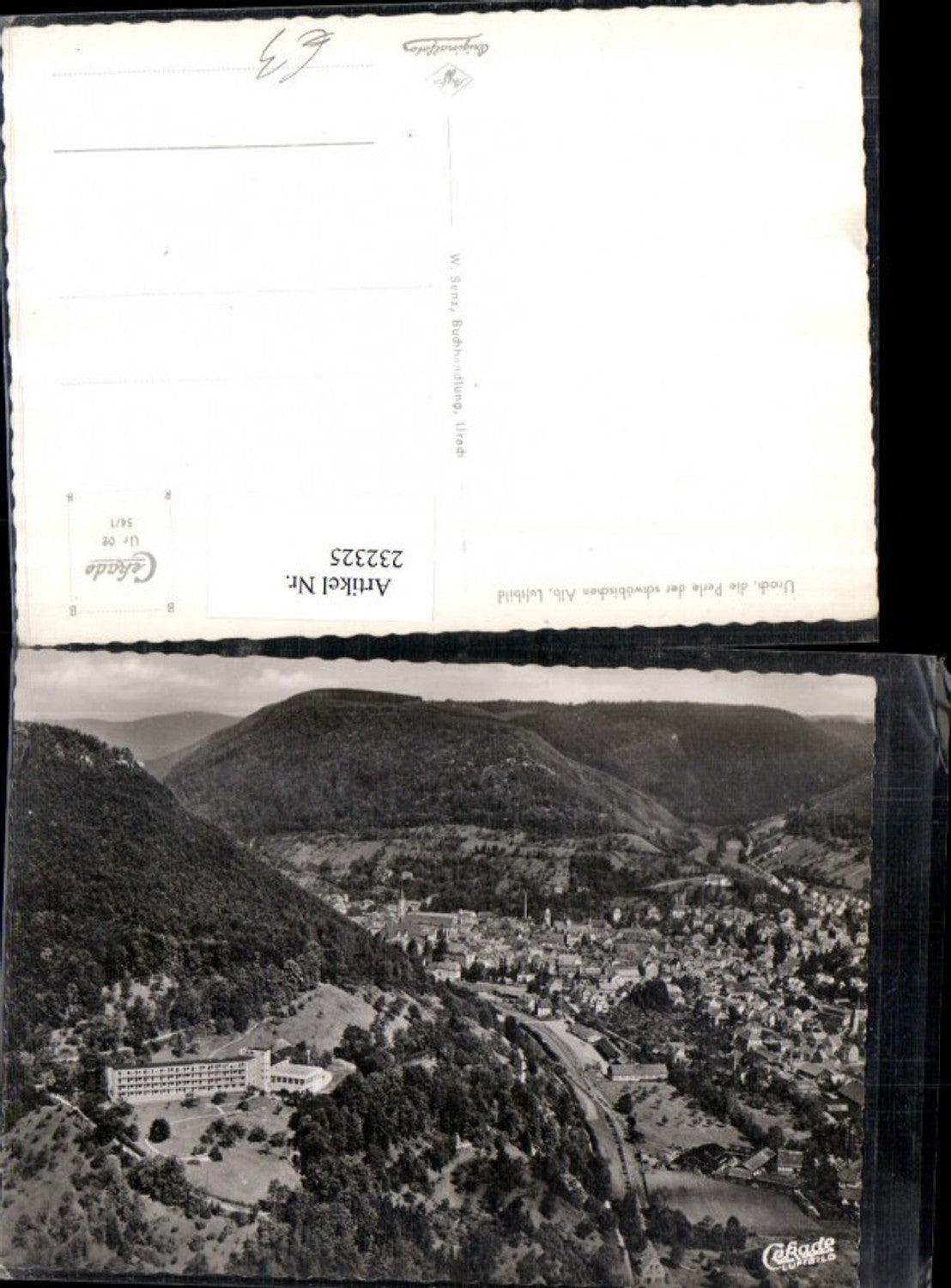 232325,Urach Totale in Schwäbisch Alb Fliegeraufnahme