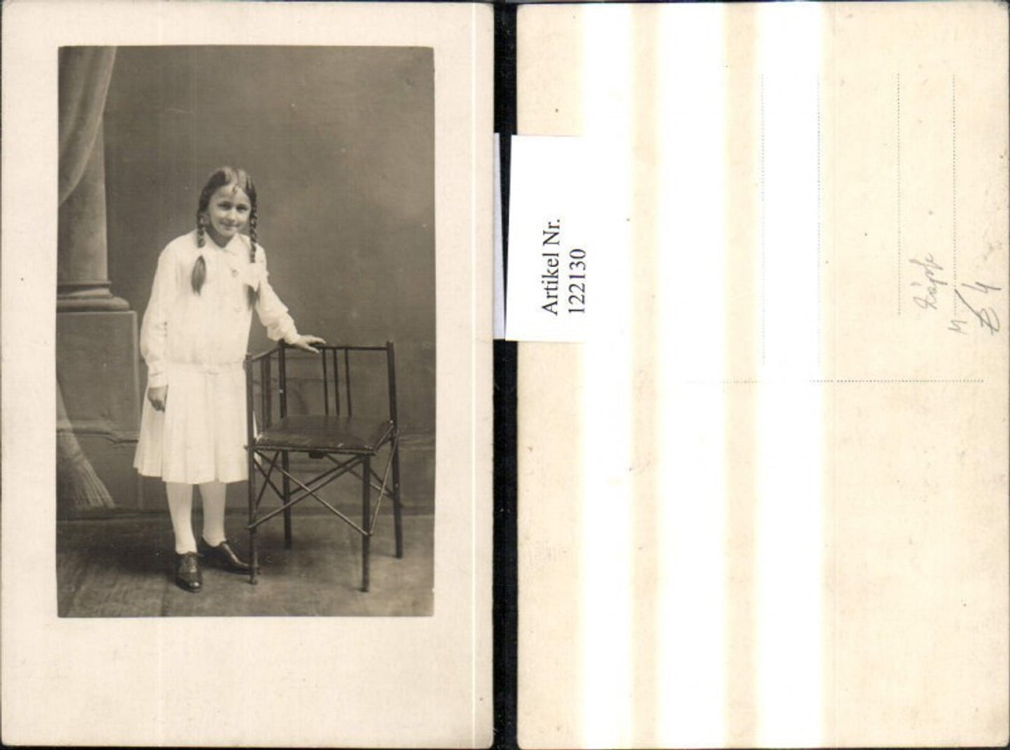 122130,Foto Ak Mädchen Kind weisses Kleid Zöpfe