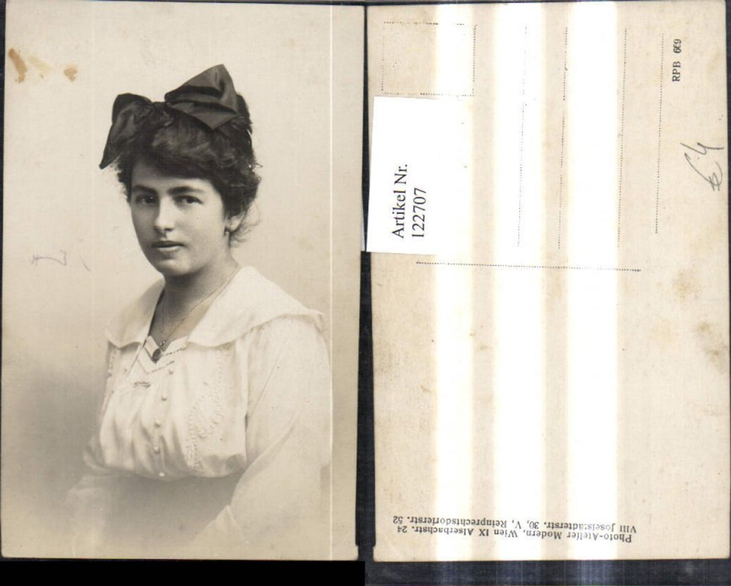 122707,Foto Ak Frau m. Haarschleife Halskette