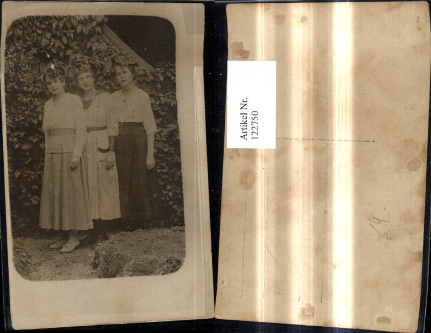 122750,Foto Ak Drei Frauen i. Kleidern
