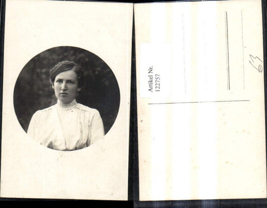 122757,Foto Ak Frau m. Zopffrisur Passepartout